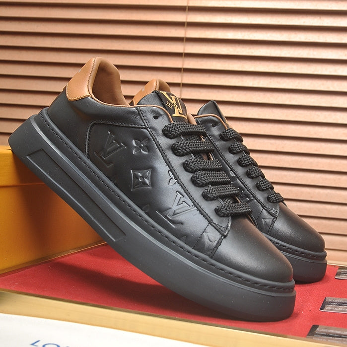 Men's casual sneakers