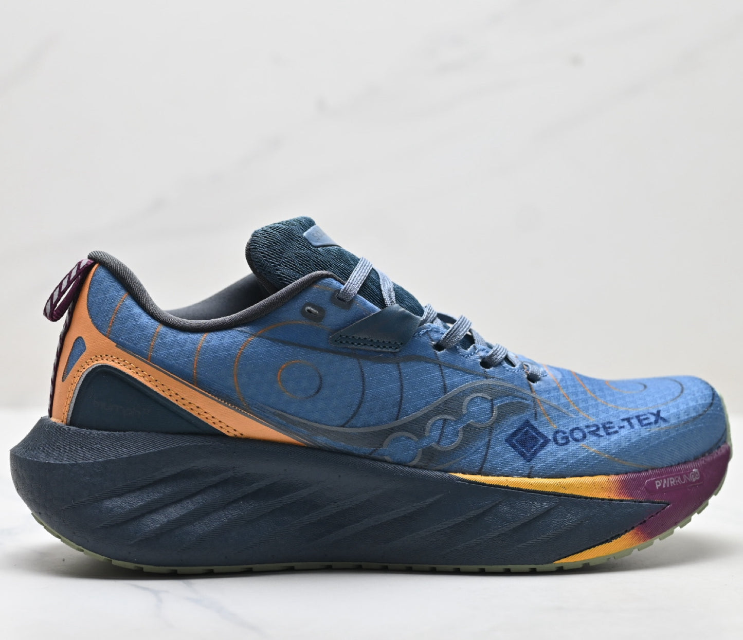 Saucony Triumph 22 Black Ultralight Running Sneaker