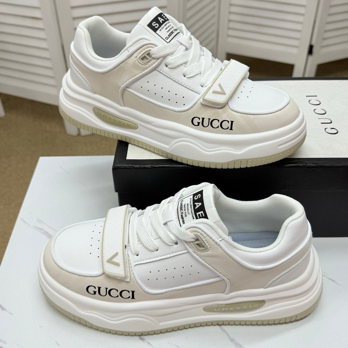 Gucci Men's Beige Casual Sneakers