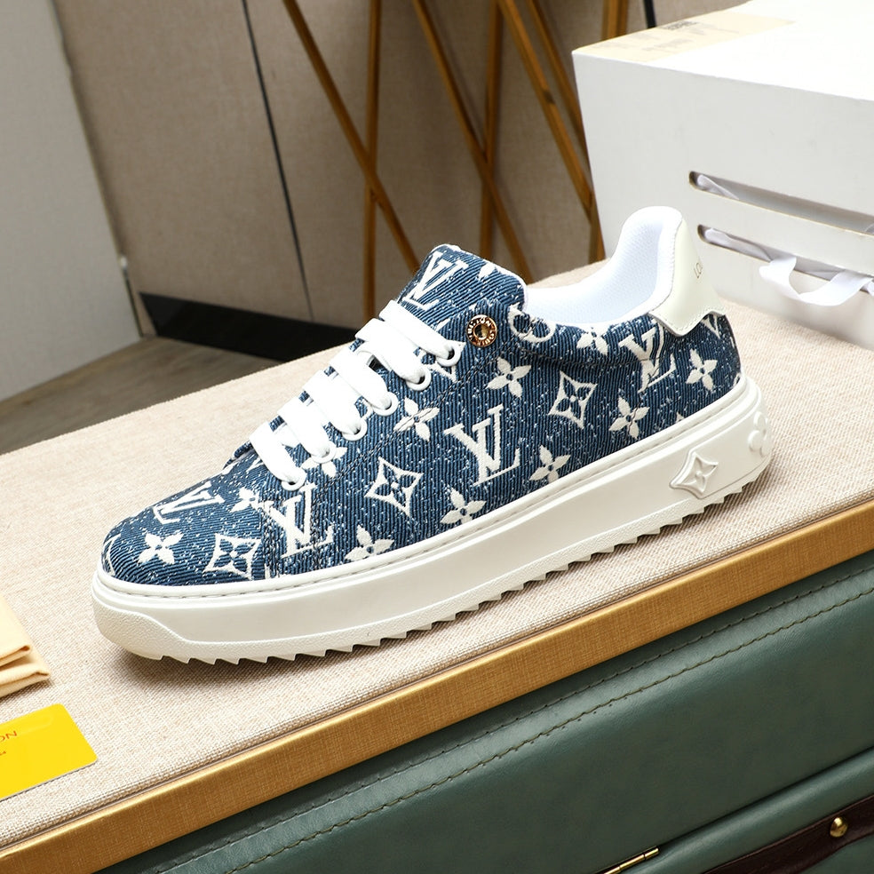 Men's casual sneakers