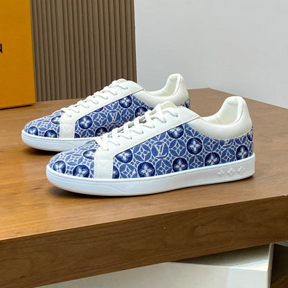 Men's casual sneakers