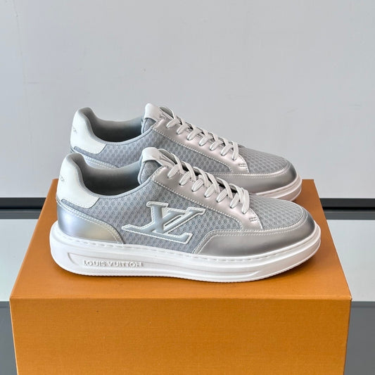 Men's casual sneakers