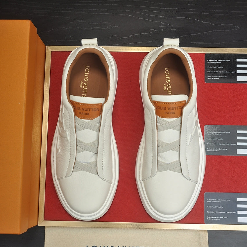 Men's casual sneakers