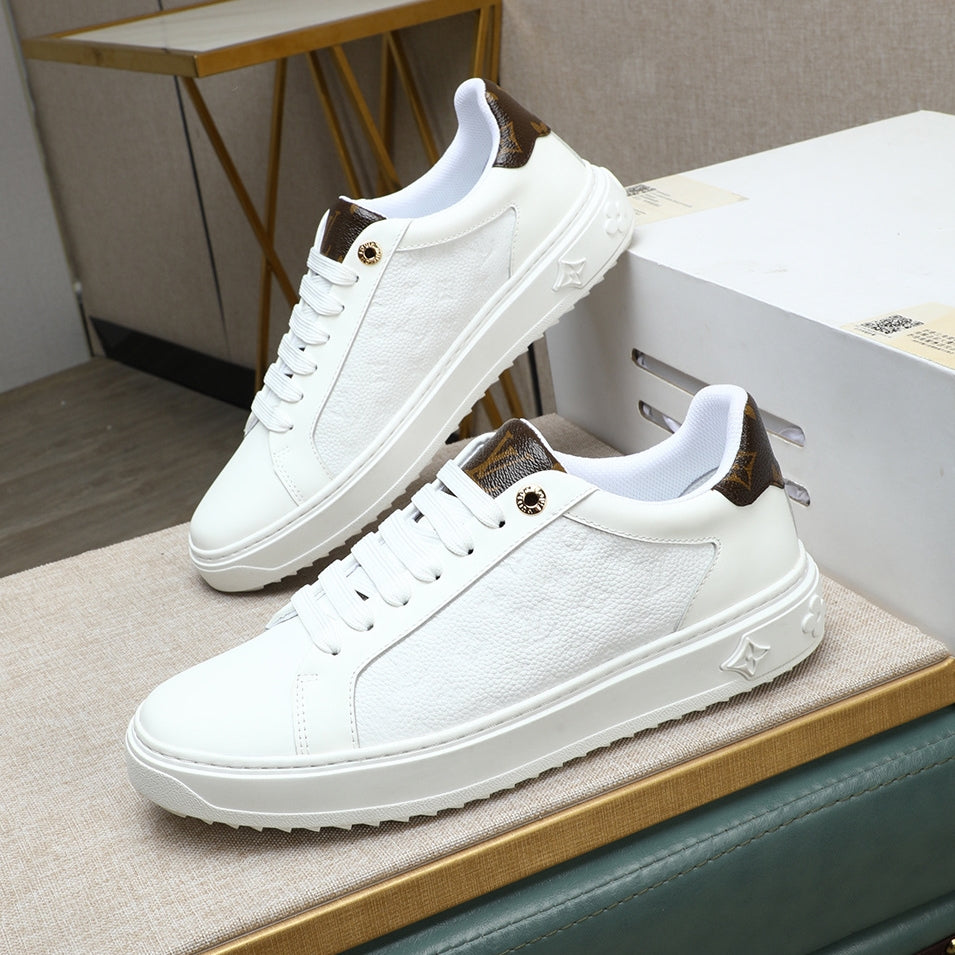 Men's casual sneakers