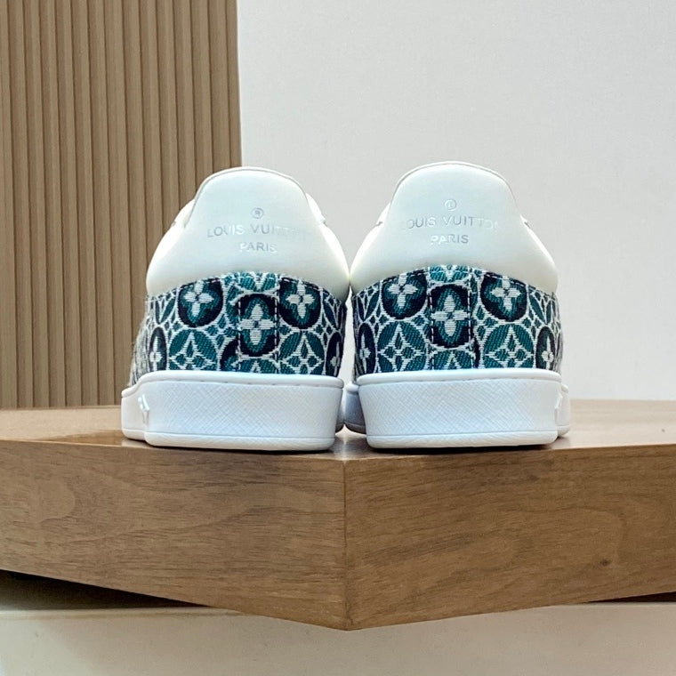 Men's casual sneakers