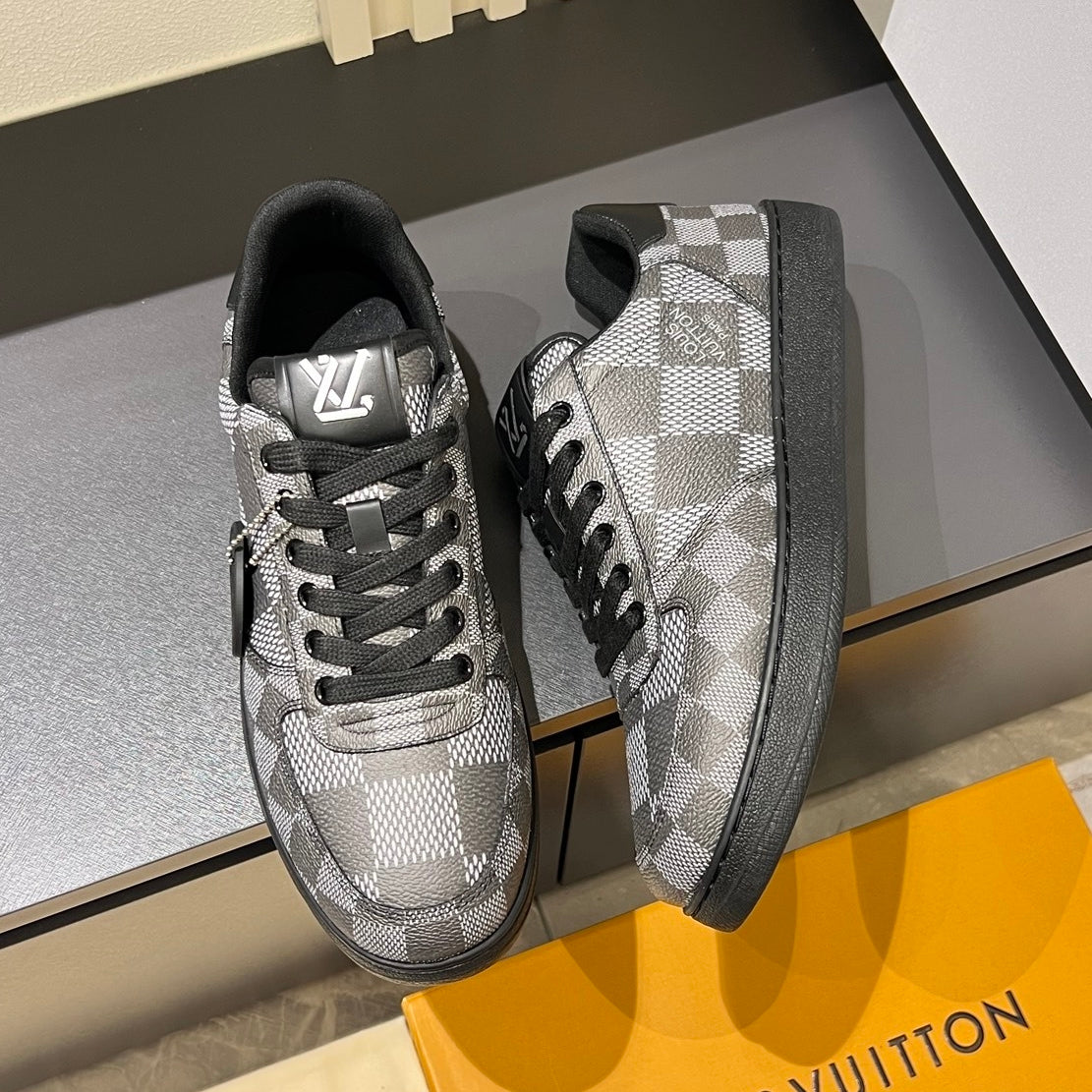 Men's casual sneakers