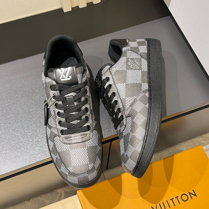 Men's casual sneakers