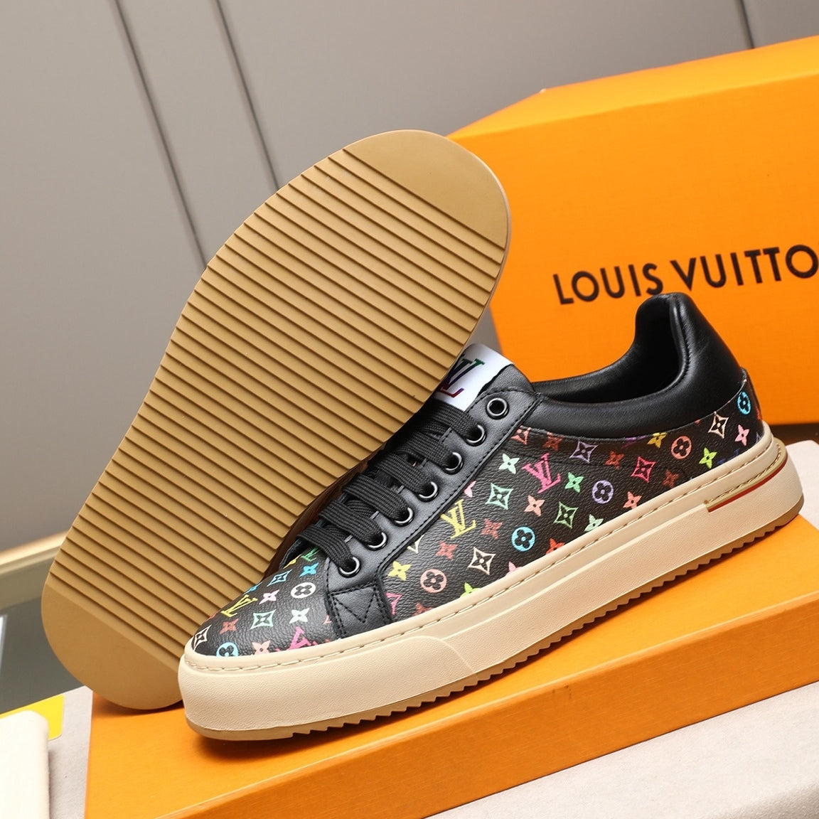 Men's casual sneakers