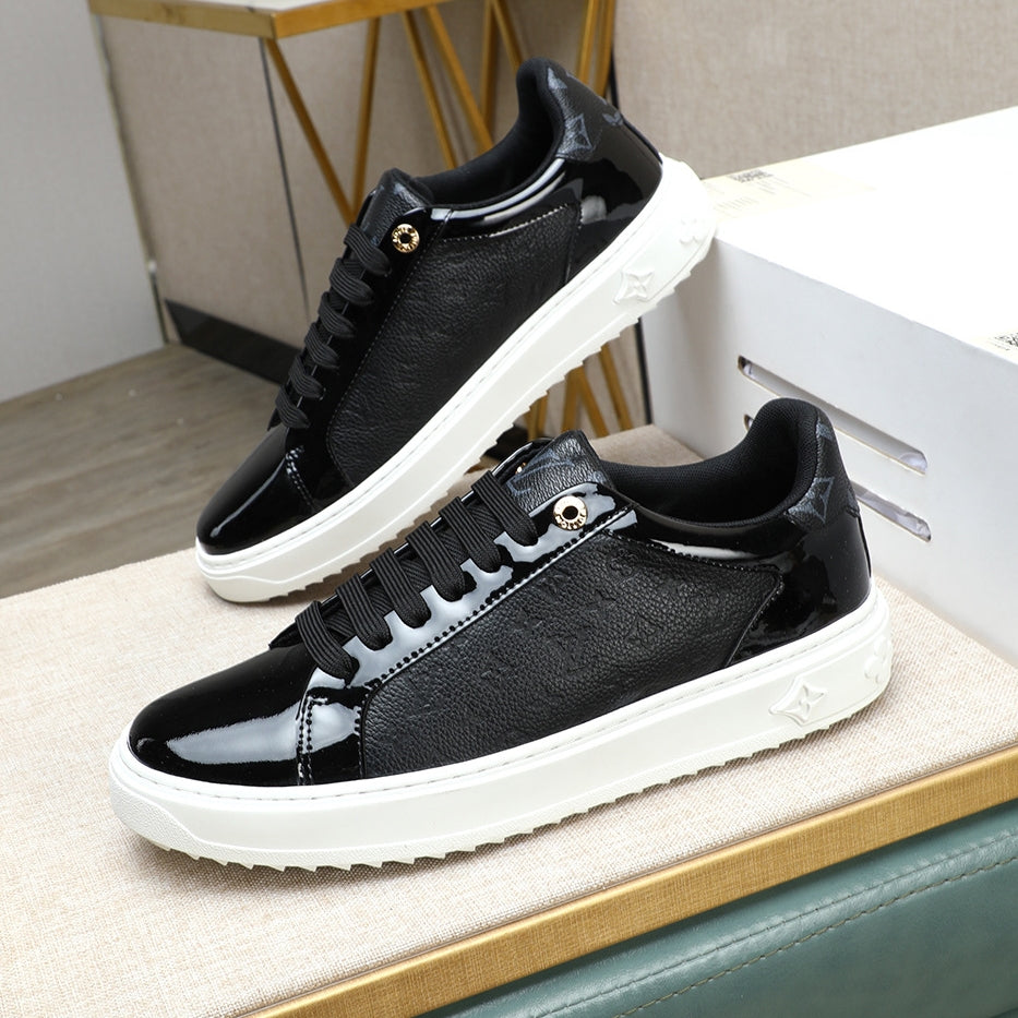 Men's casual sneakers