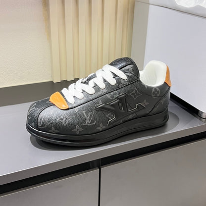 Men's casual sneakers