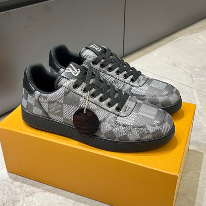 Men's casual sneakers
