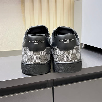 Men's casual sneakers