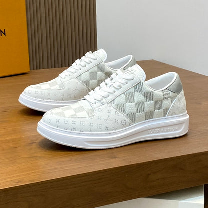 Men's casual sneakers