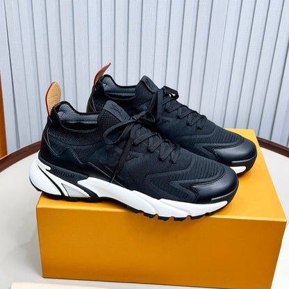 Men's casual sneakers