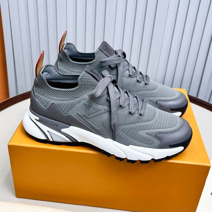 Men's casual sneakers