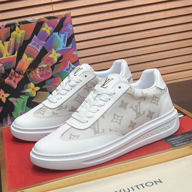 Men's casual sneakers