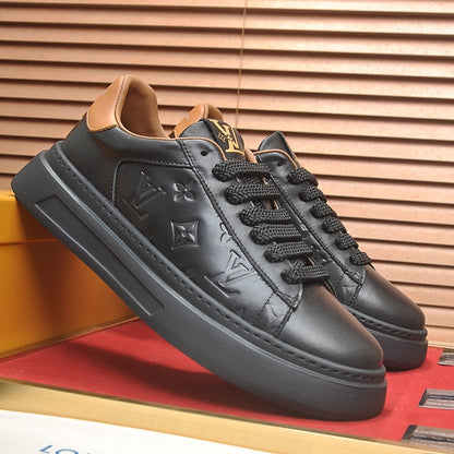 Men's casual sneakers