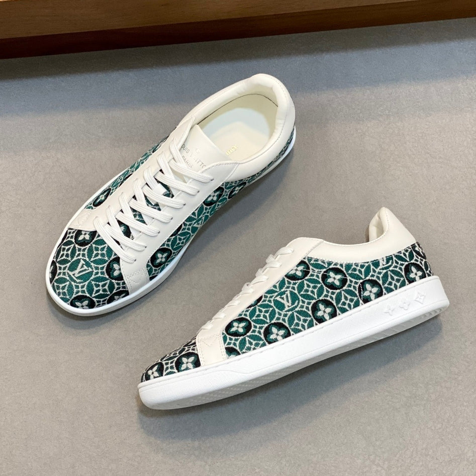 Men's casual sneakers