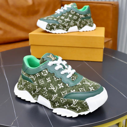 Men's casual sneakers