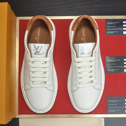 Men's casual sneakers
