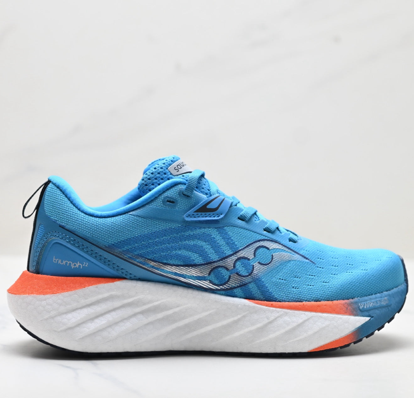 Saucony Triumph 22 Black Ultralight Running Sneaker