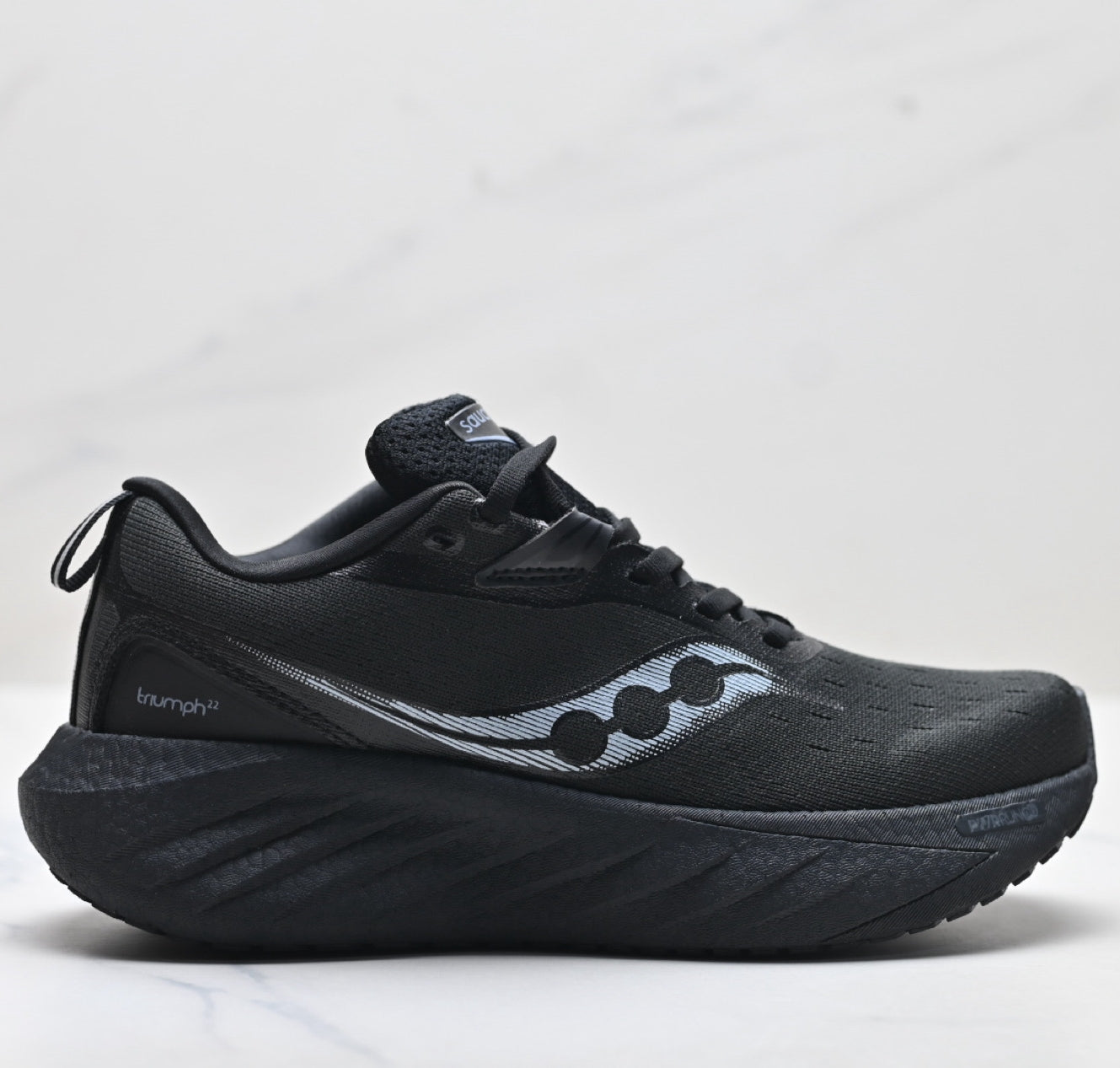 Saucony Triumph 22 Black Ultralight Running Sneaker