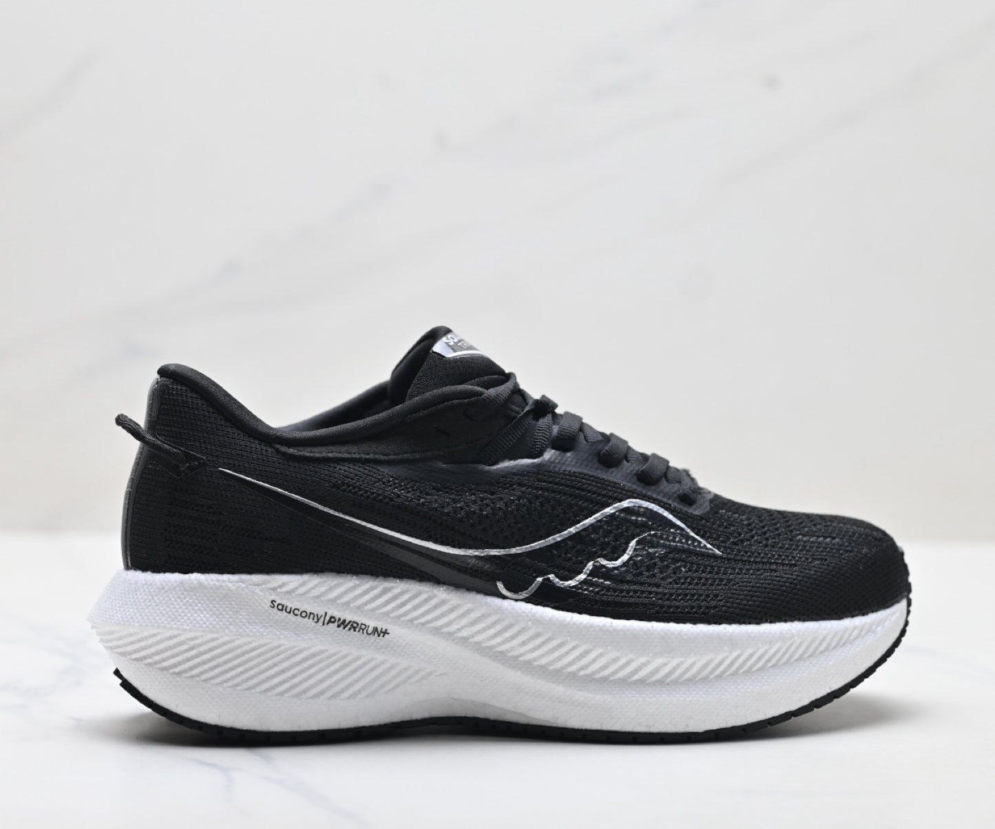 Saucony Triumph 21 Black Ultralight Running Sneaker