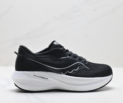 Saucony Triumph 21 Black Ultralight Running Sneaker