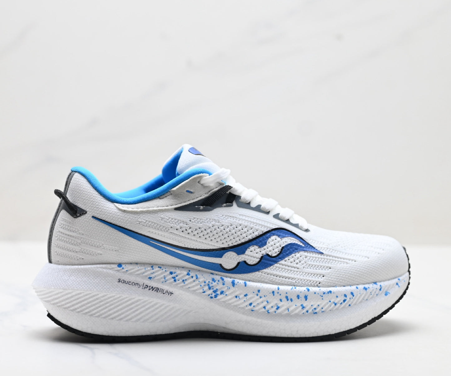 Saucony Triumph 21 Black Ultralight Running Sneaker