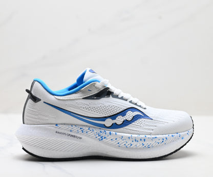 Saucony Triumph 21 Black Ultralight Running Sneaker