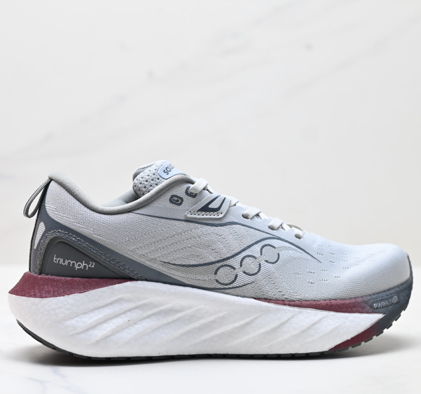 Saucony Triumph 22 Black Ultralight Running Sneaker