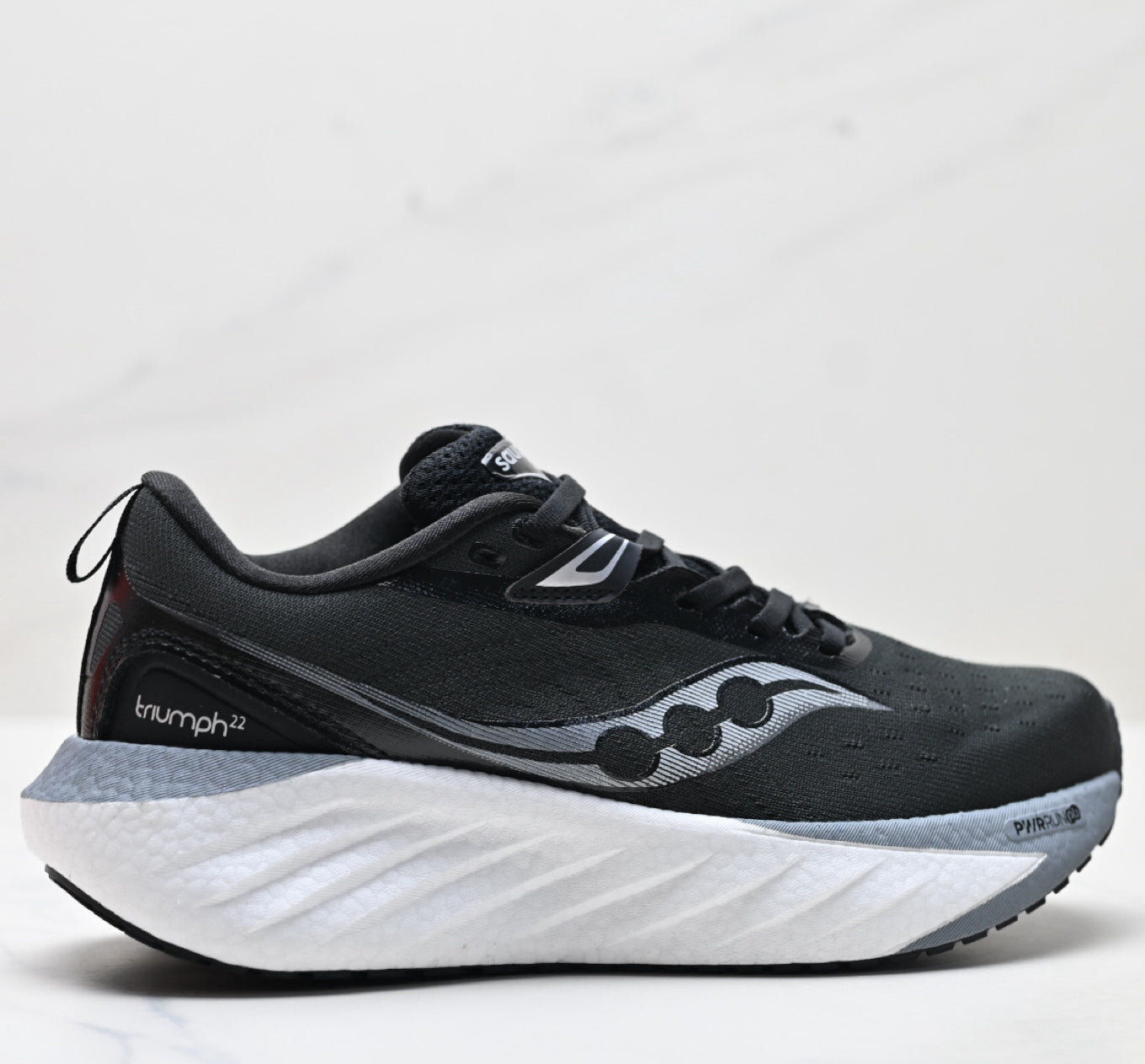 Saucony Triumph 22 Black Ultralight Running Sneaker