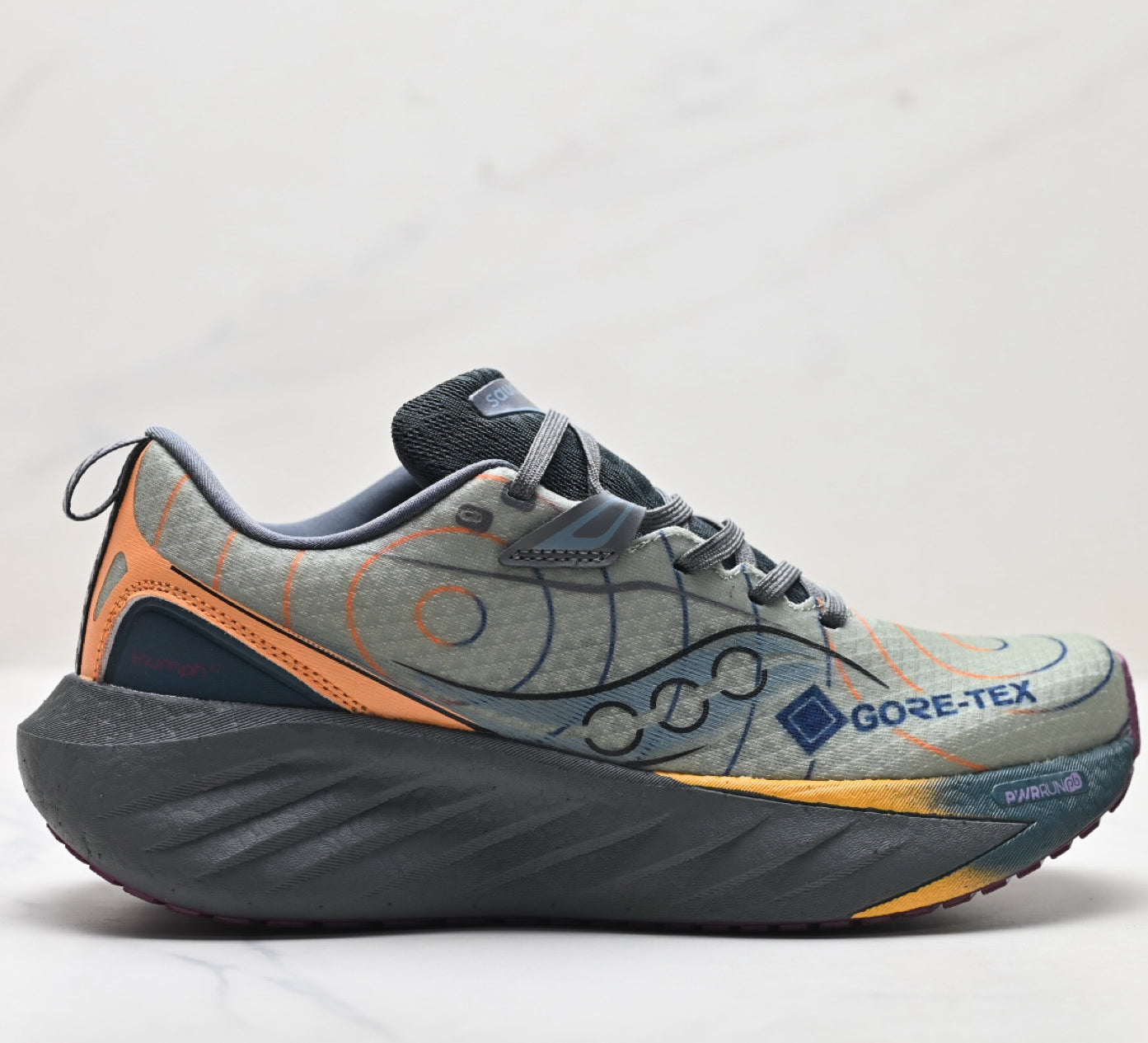 Saucony Triumph 22 Black Ultralight Running Sneaker