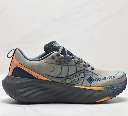 Saucony Triumph 22 Black Ultralight Running Sneaker