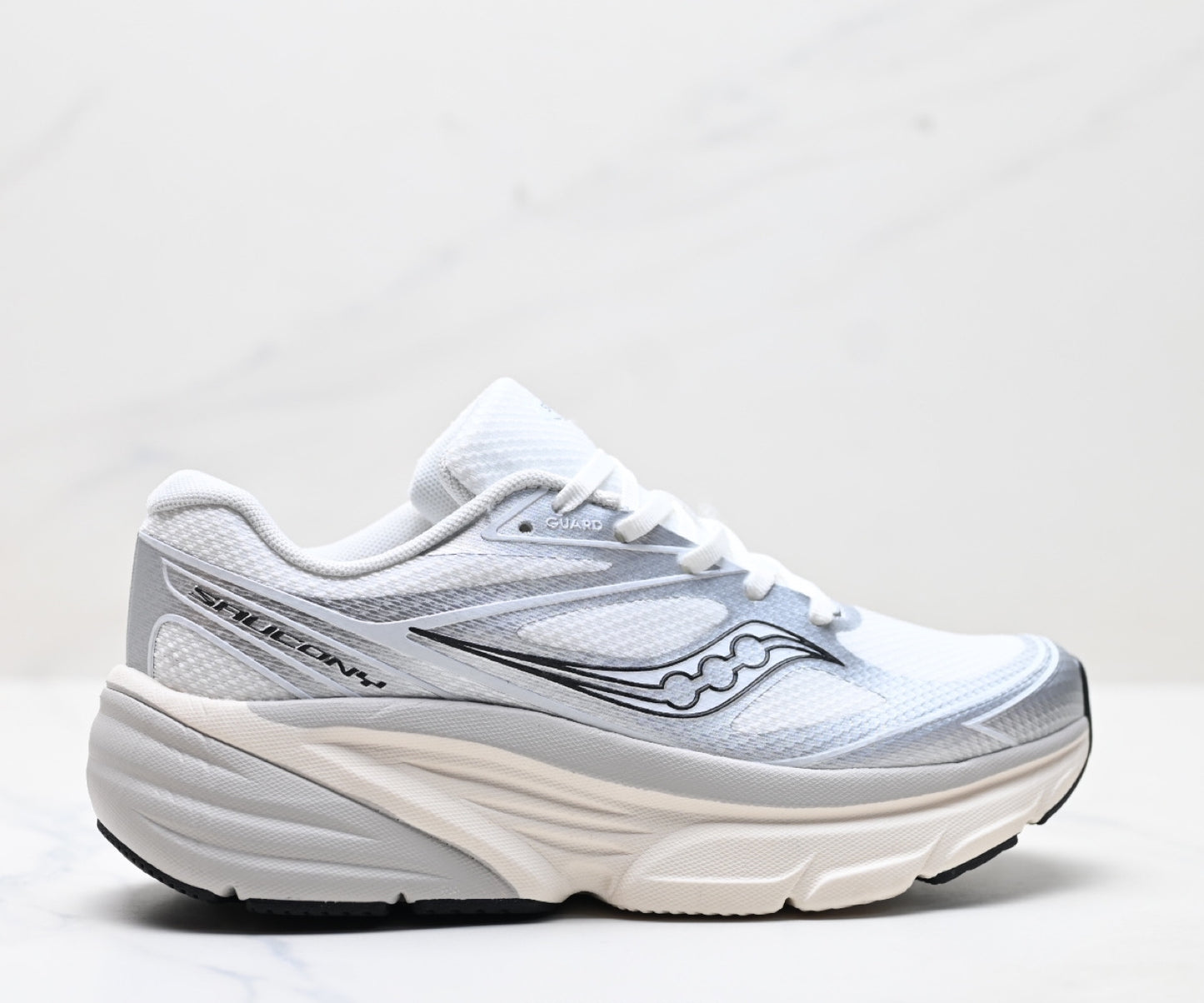 Saucony Guard AMR Blue Lightweight Cushioned Sneaker