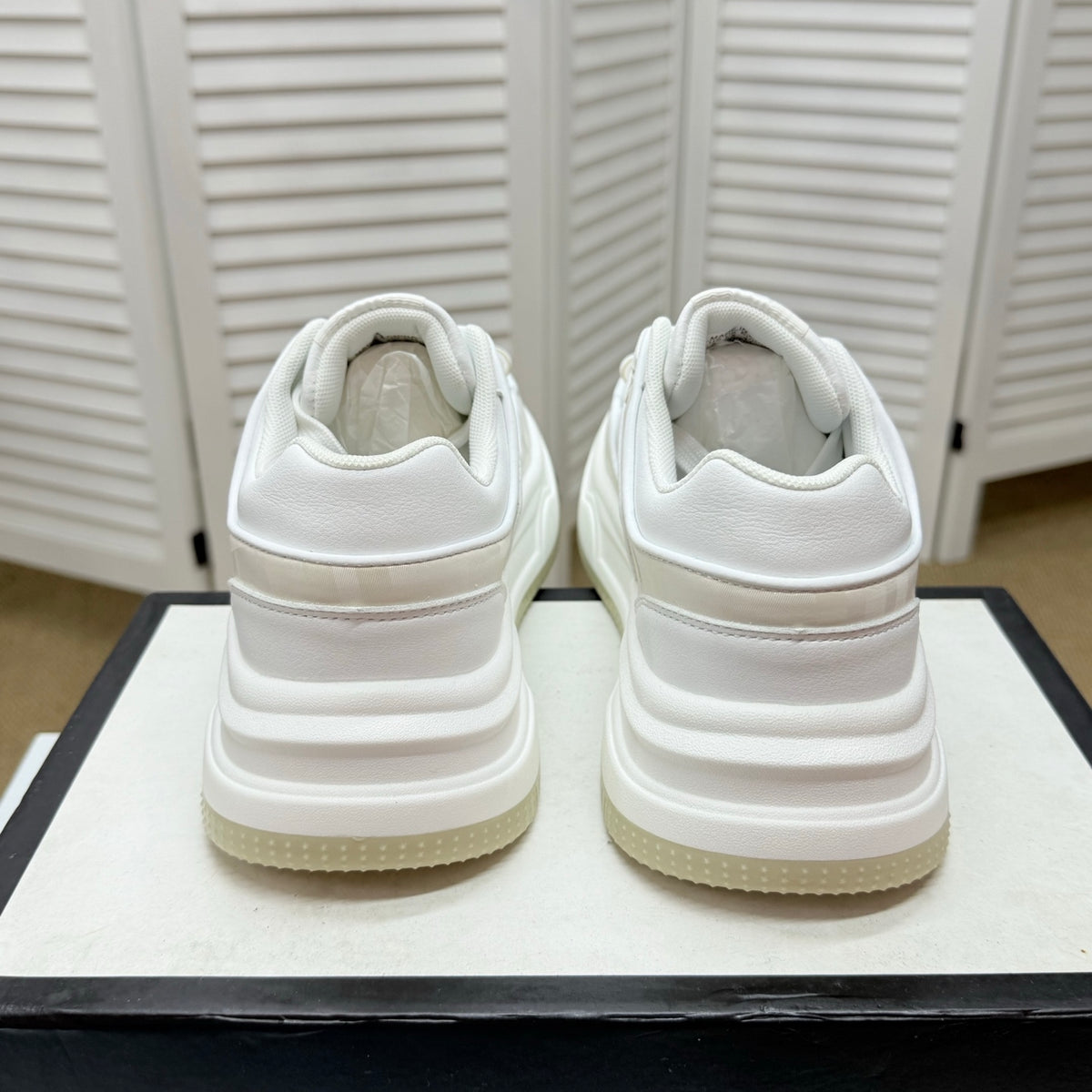 Gucci Men's Beige Casual Sneakers