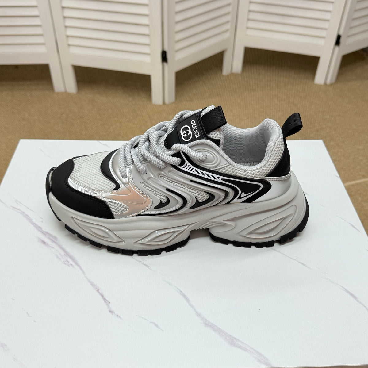 Gucci Men's Casual Sneakers | Gray & Beige