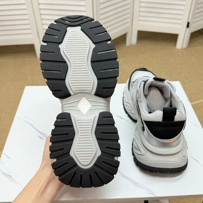 Gucci Men's Casual Sneakers | Gray & Beige