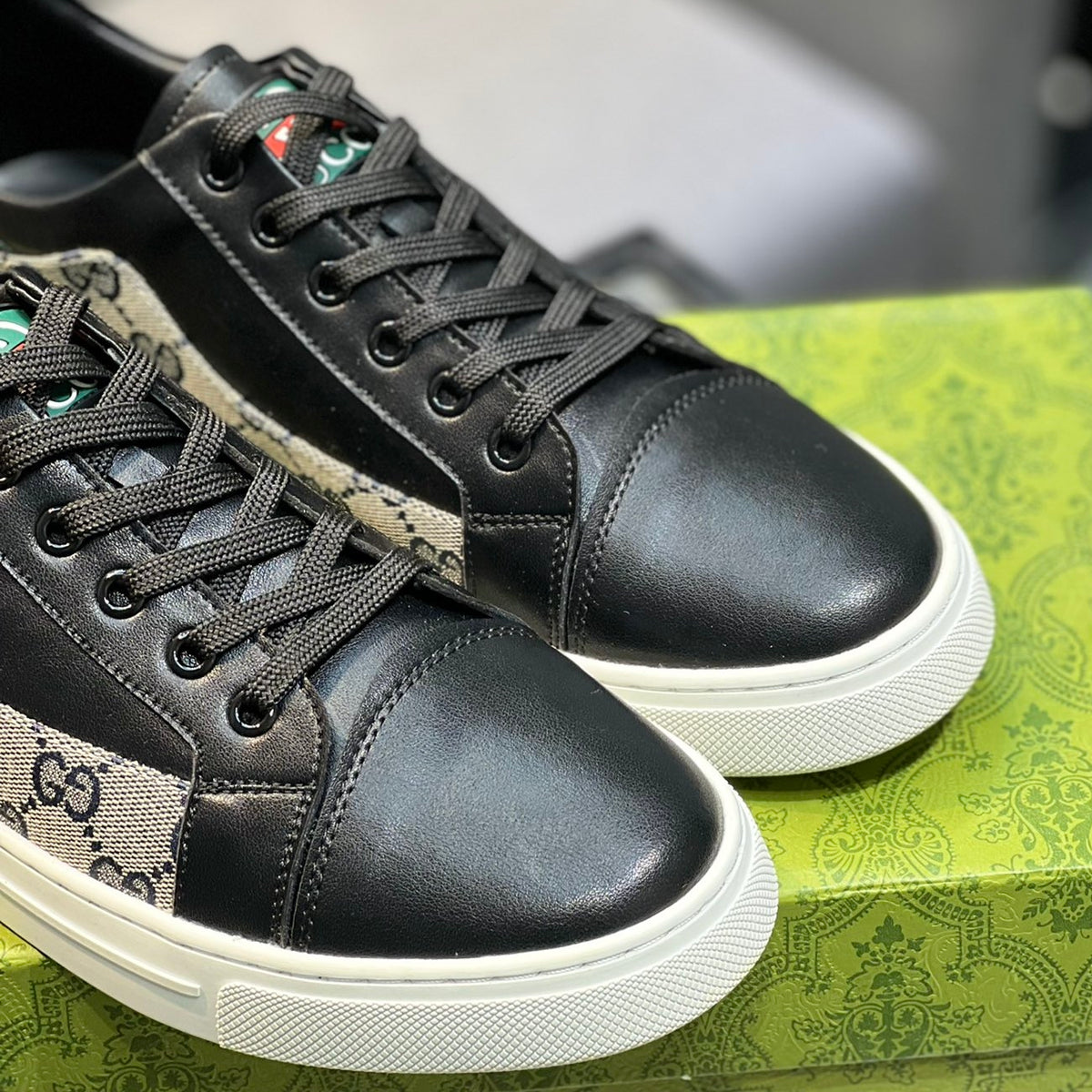 Gucci Men's Casual Sneakers | Black & White